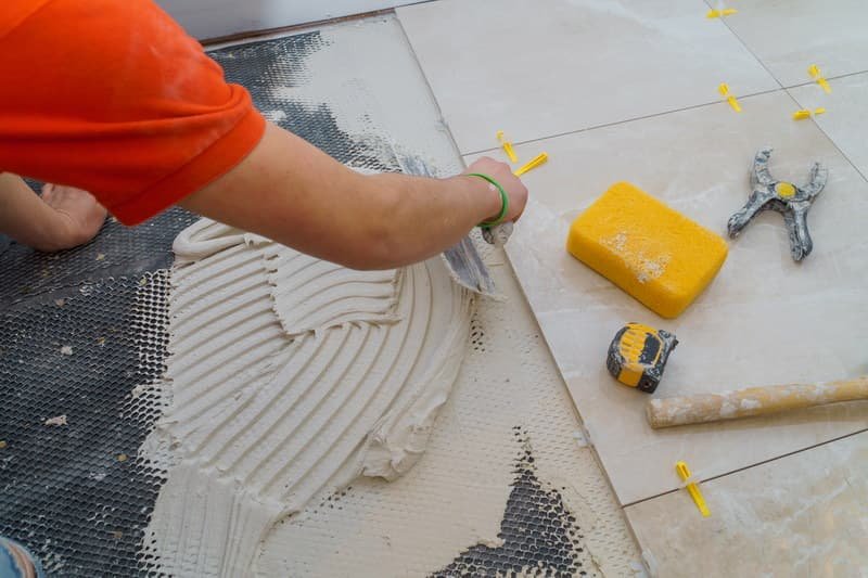 Tile Mortar vs Tile Adhesive – Composition and Technical Differences