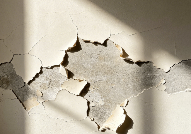 Delamination (Poor Adhesion) - skim coat